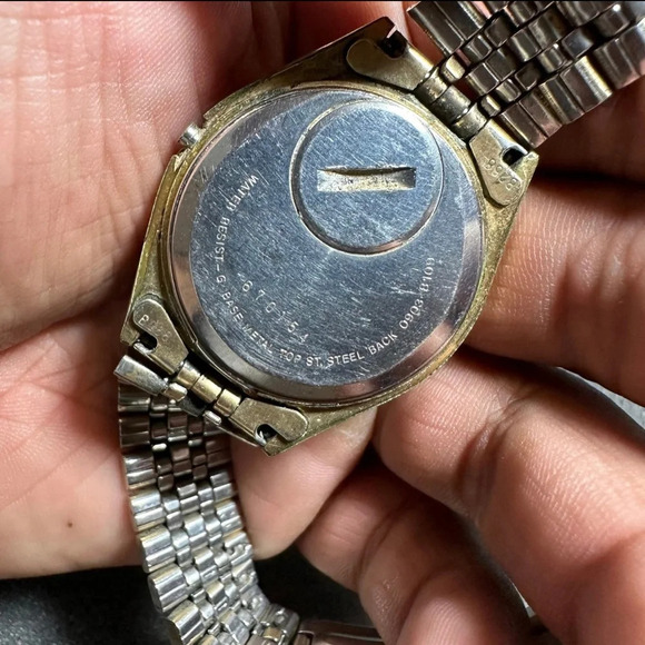 Vintage Seiko SQ 4004 Mens Quartz Watch Gold Tone DayDate 0903-8109 PARTS/REPAIR - Picture 6 of 10